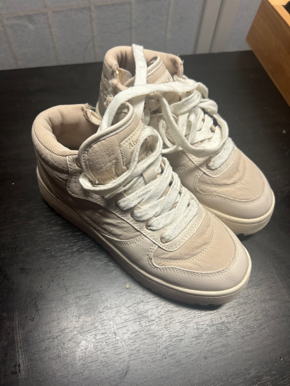 Zara Kids Neutral Beige High-Top water proof snow sneaker/Boots
